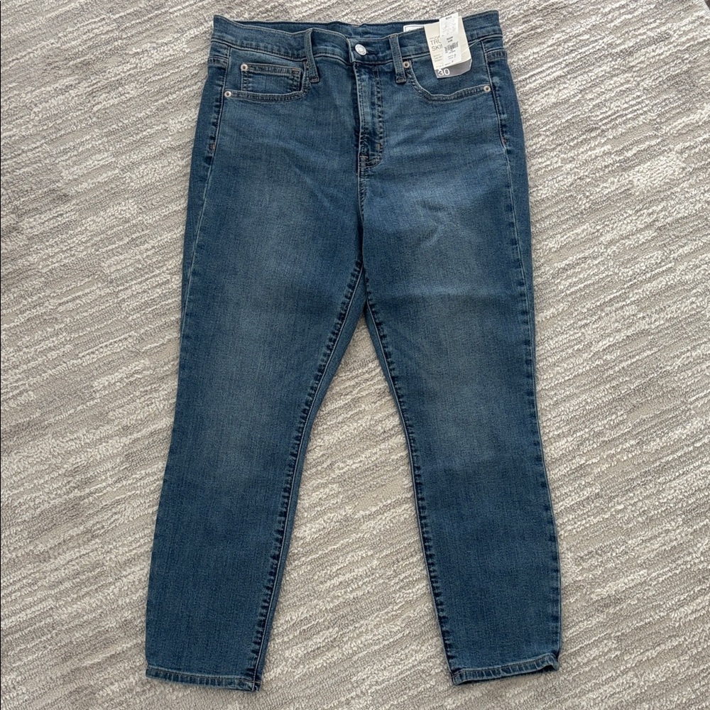 NWT GAP Women's Skinny Jeans in Dark Blue Wash